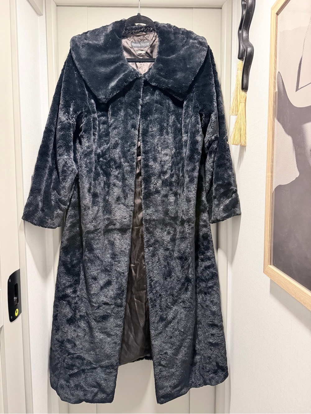 Pamela McCoy Faux Fur gorgeous Long Coat - Black